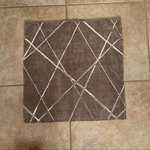 Grey metallic geometric design pillowcase